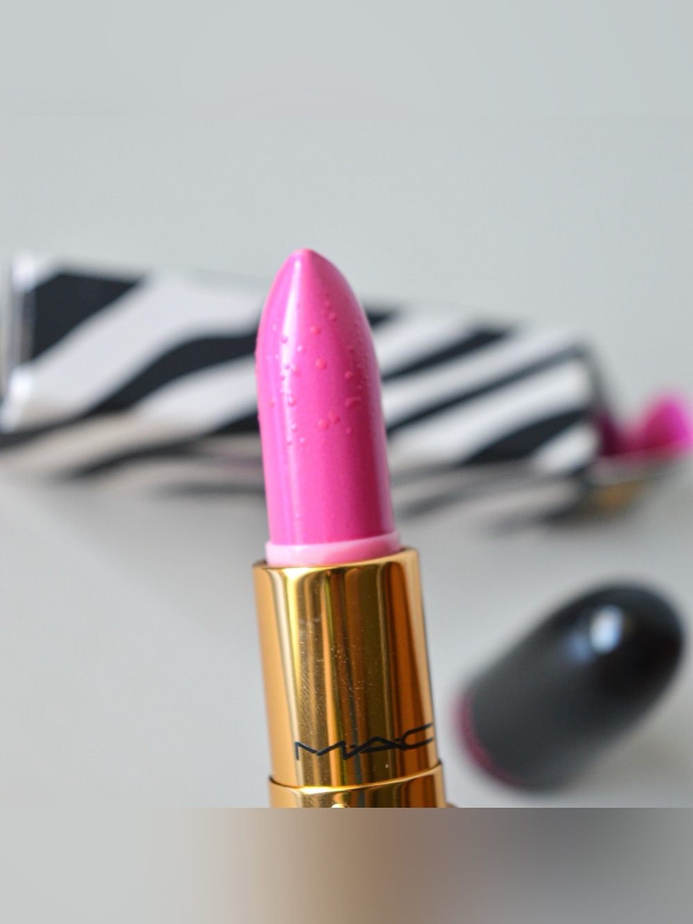 MAC Cosmetics Lipstick *TOO FAB* Limited Edition ULTRA RARE DRESSCAMP 2008 - Picture 9 of 11
